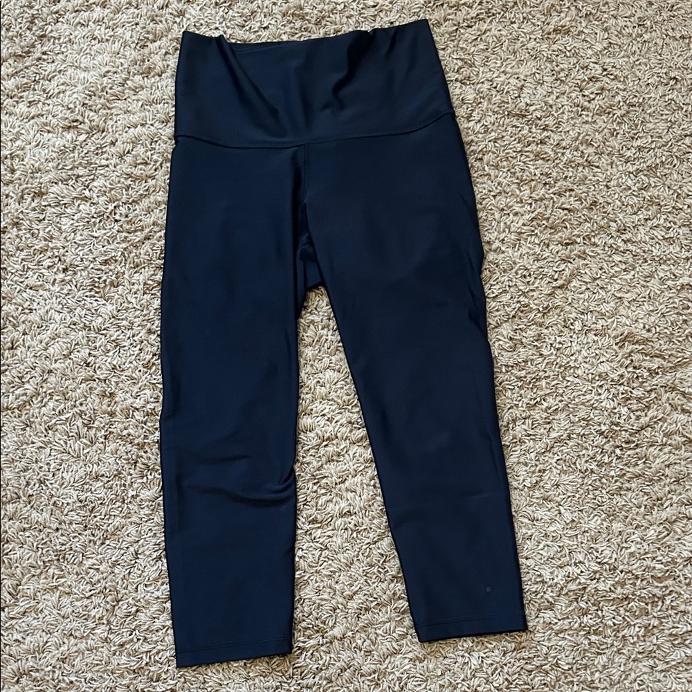 Old navy Powersoft extra high rise black Capri leggings M